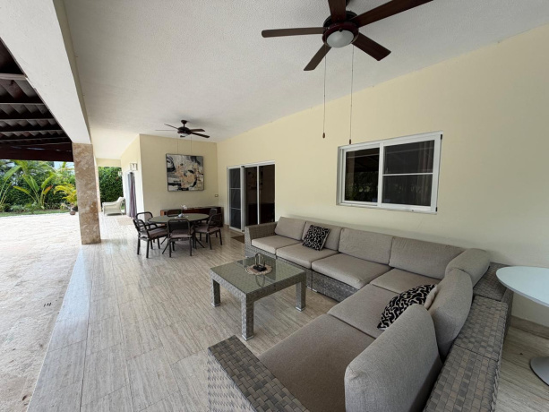 BAVARO, 4 Habitaciones Habitaciones, 0 ,0,Villa,En Venta,COCOTAL,0,1204