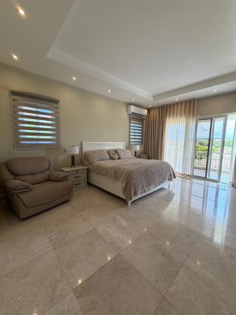 BAVARO, 4 Habitaciones Habitaciones, 0 ,0,Villa,En Venta,COCOTAL,0,1204
