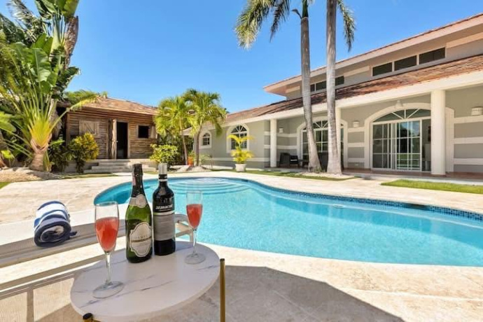 BAVARO, 4 Habitaciones Habitaciones, 0 ,5 BathroomsBathrooms,Villa,En Venta,COCOTAL ,0,1225