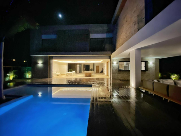 Impresionantes vistas a la marina desde esta exclusiva villa en Cap Cana.